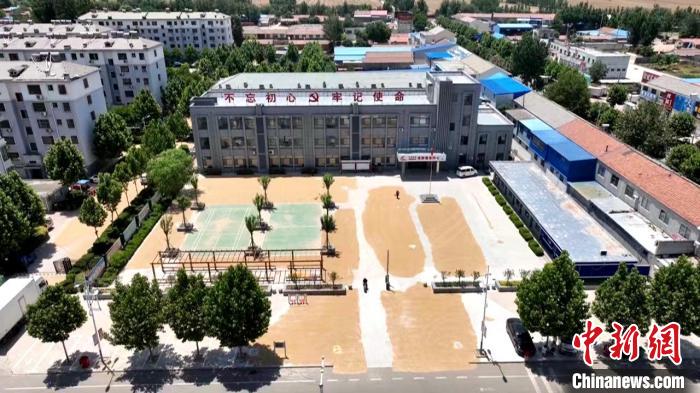 德州陵城區開放1297處鎮村公共場地，緩解農民曬糧難題?！×瓿菂^委宣傳部供圖