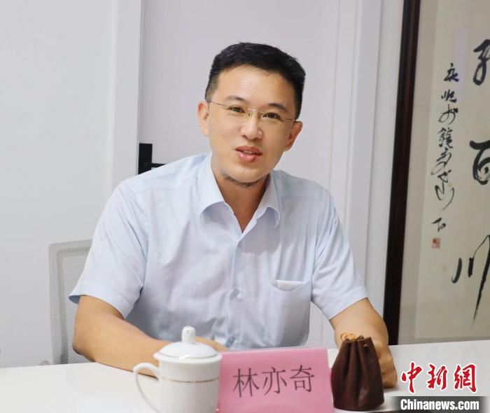 臺灣創新聯合建筑協會理事長林亦奇講述設立驛站愿景?！窃式?攝