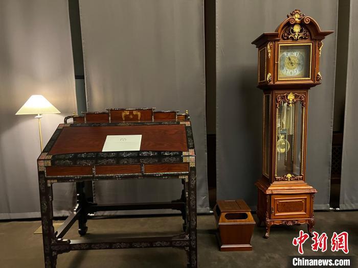 圖為春秋館展覽陳設的青瓦臺家具?！⑿?攝