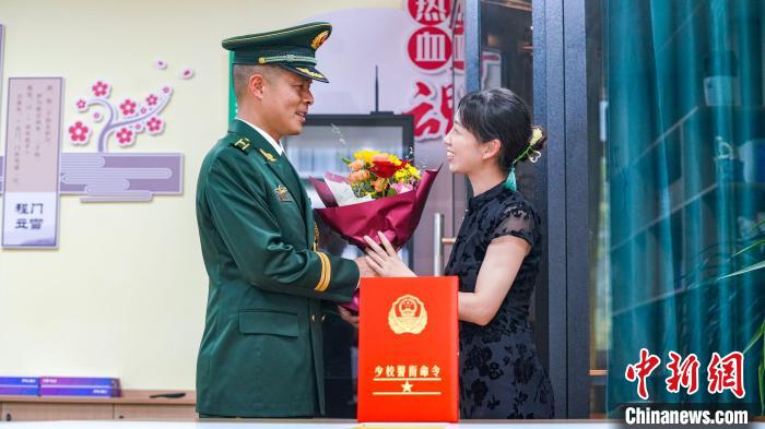 軍功章有你的一半?！堦愑?攝
