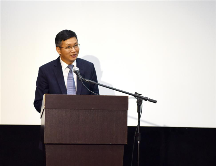 中國駐圣保羅總領事余鵬在開幕活動中致辭。 圣保羅州立大學孔子學院供圖