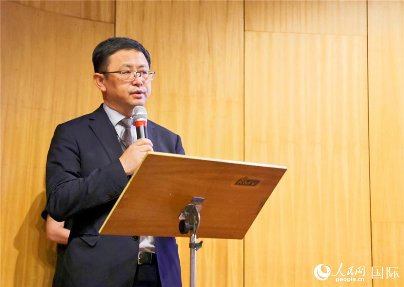 中國駐里約熱內盧總領事館商務參贊徐元勝發表致辭。人民網記者 陳海琪攝