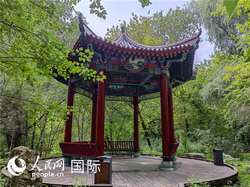 莫斯科中國貿易中心的中式園林“華銘園”一角。人民網記者 申亞欣攝