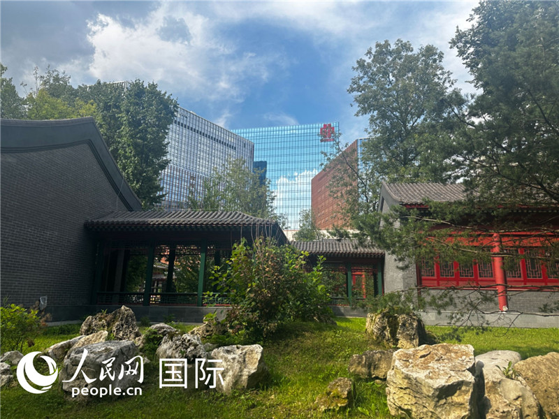 莫斯科中國貿易中心的中式園林“華銘園”一角。人民網記者 申佳平攝