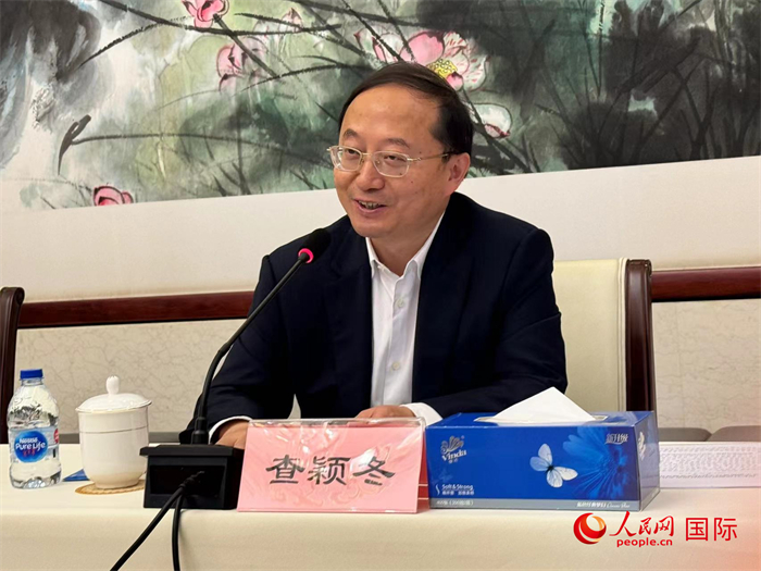 10月31日，蘇州市人民政府副市長查穎冬在第五屆中法文化論壇媒體吹風會上講話。（人民網 謝瑩攝）