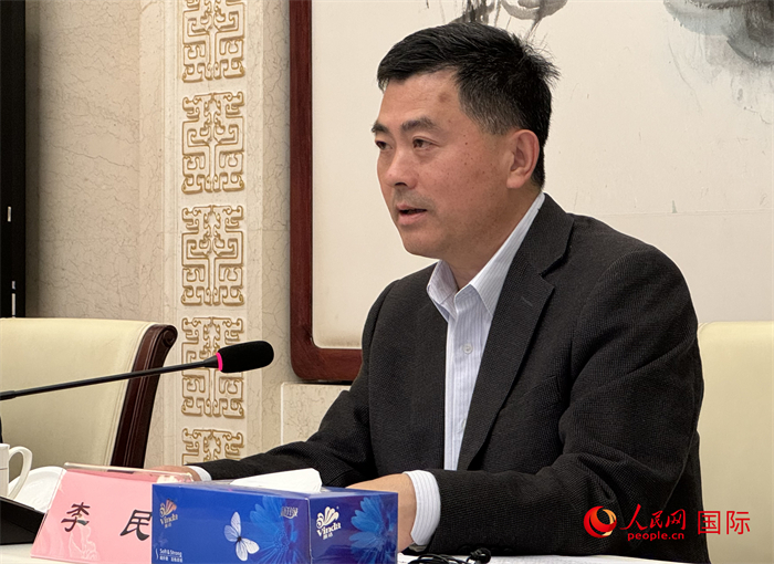 10月31日，歐美同學會秘書長李民在第五屆中法文化論壇媒體吹風會上講話。（人民網 謝瑩攝）