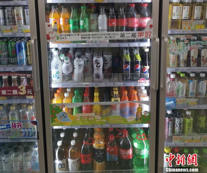 某便利店，最便宜的瓶裝飲料也在4元以上。<a target='_blank' href='/' ><p  align=