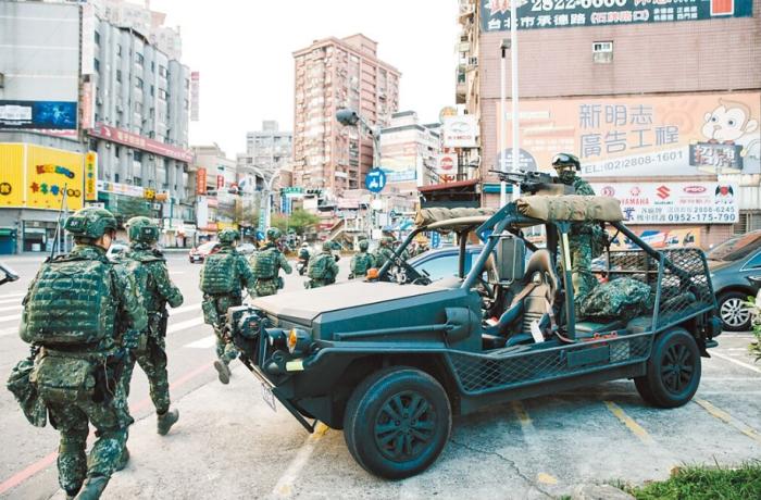 圖為2021年臺陸軍特種作戰指揮部在演習。圖片來源：臺灣《中國時報》。