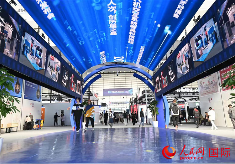 11月7日上午，2023年世界互聯網大會“互聯網之光”博覽會在浙江烏鎮開幕。人民網記者 葉賓得攝