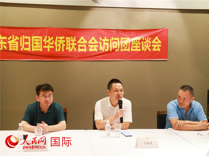 中國駐里約總領館副總領事王尉育（中）在座談會上致辭。人民網記者 陳海琪攝