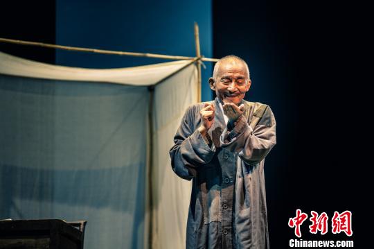 游本昌《弘一法師·最后之勝利》劇照。游思涵 攝