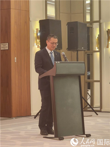 中國駐哈大使館公使銜參贊蘇予致辭。人民網記者 李強攝