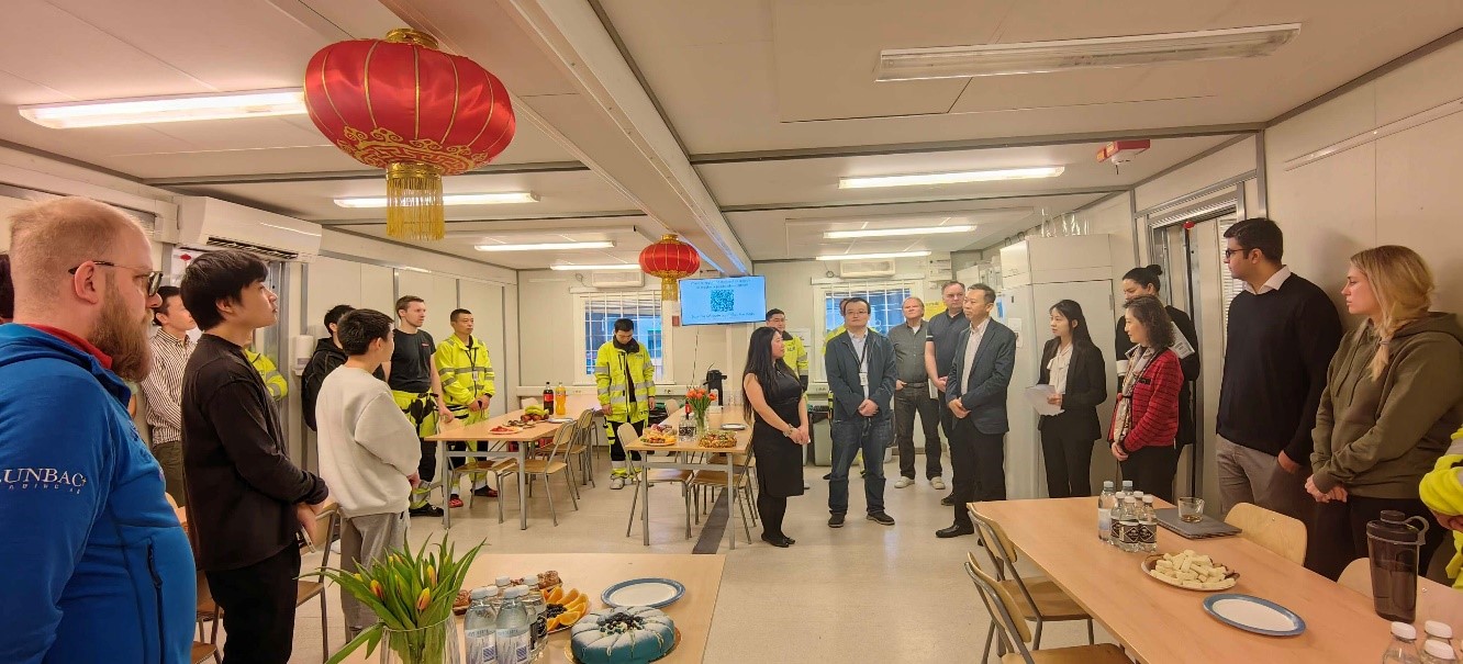 中國駐瑞典大使崔愛民走訪中鐵隧道局集團瑞典工程公司。中國駐瑞典大使館供圖