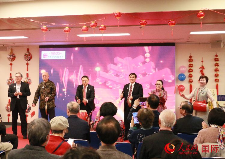 打擊樂合奏《春節序曲》。人民網 許可攝