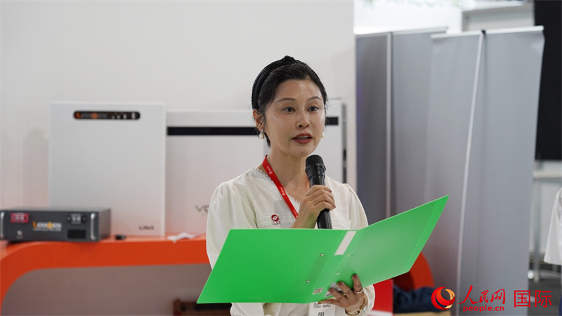 中建材海外經濟合作有限公司總經理姜婓致辭。人民網 劉暢攝