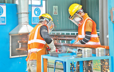 中企承建的馬東鐵項目創造就業機會超過1.8萬個，合作的當地企業超過1900家——為促進馬來西亞東西海岸互聯互通貢獻力量（共建“一帶一路”第一現場）