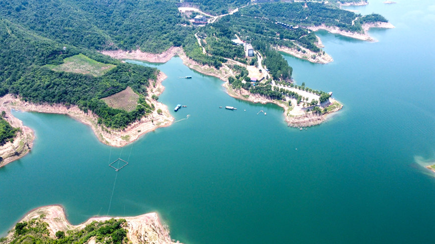 河南洛陽市孟津區境內的黃河小浪底風景區黃鹿山景點風光。黃政偉攝