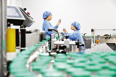 通過加大創新藥物研發力度，石藥集團實現了傳統工業企業向創新型企業轉型。（本報資料片）