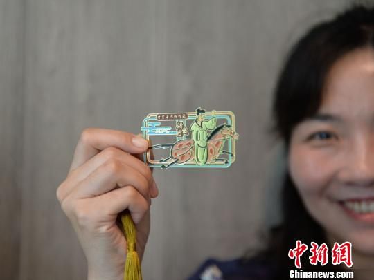 絲路主題餐廳內推出的文創產品?！＄娦?攝