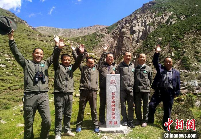 圖為管護員們難得的一次合影。受訪者供圖