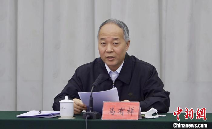 圖為農業農村部副部長馬有祥在部省共同打造青海綠色有機農畜產品輸出地推進會議上講話?！±罱瓕?攝