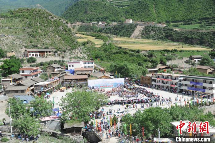 圖為甘肅甘南藏鄉生態文明小康村。(資料圖) 南如卓瑪 攝