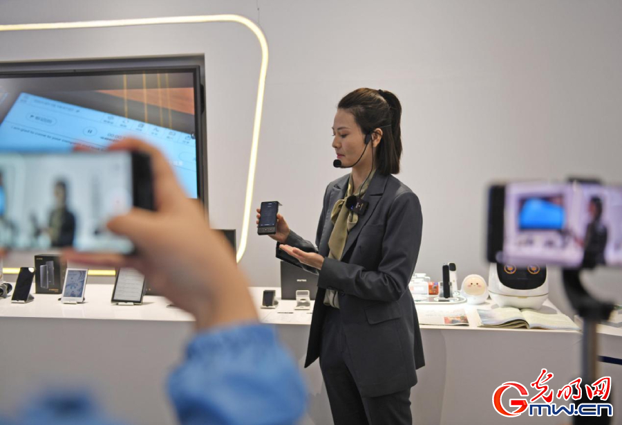 組圖丨AI、網絡安全、跨境電商……數字經濟如此 “陜”耀