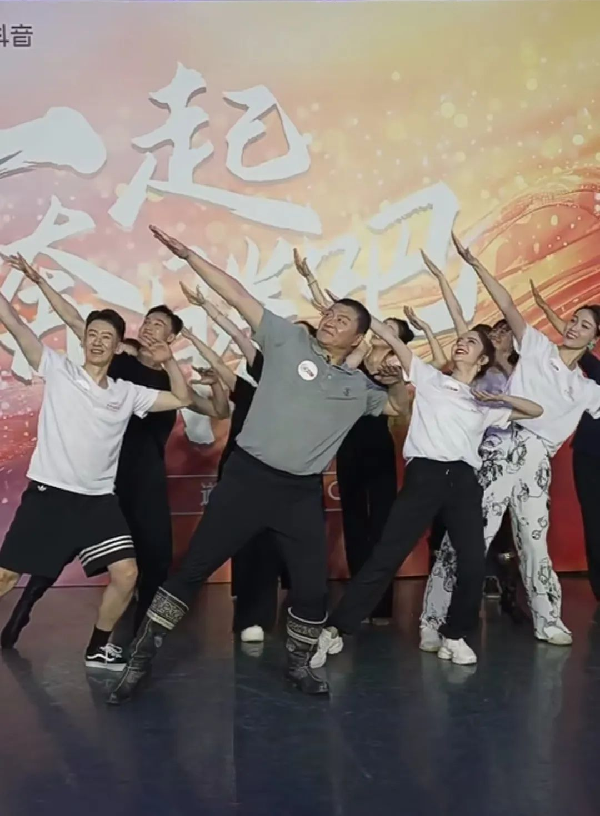 講好中華民族共同體故事，讓網絡“連心”更“聚心”