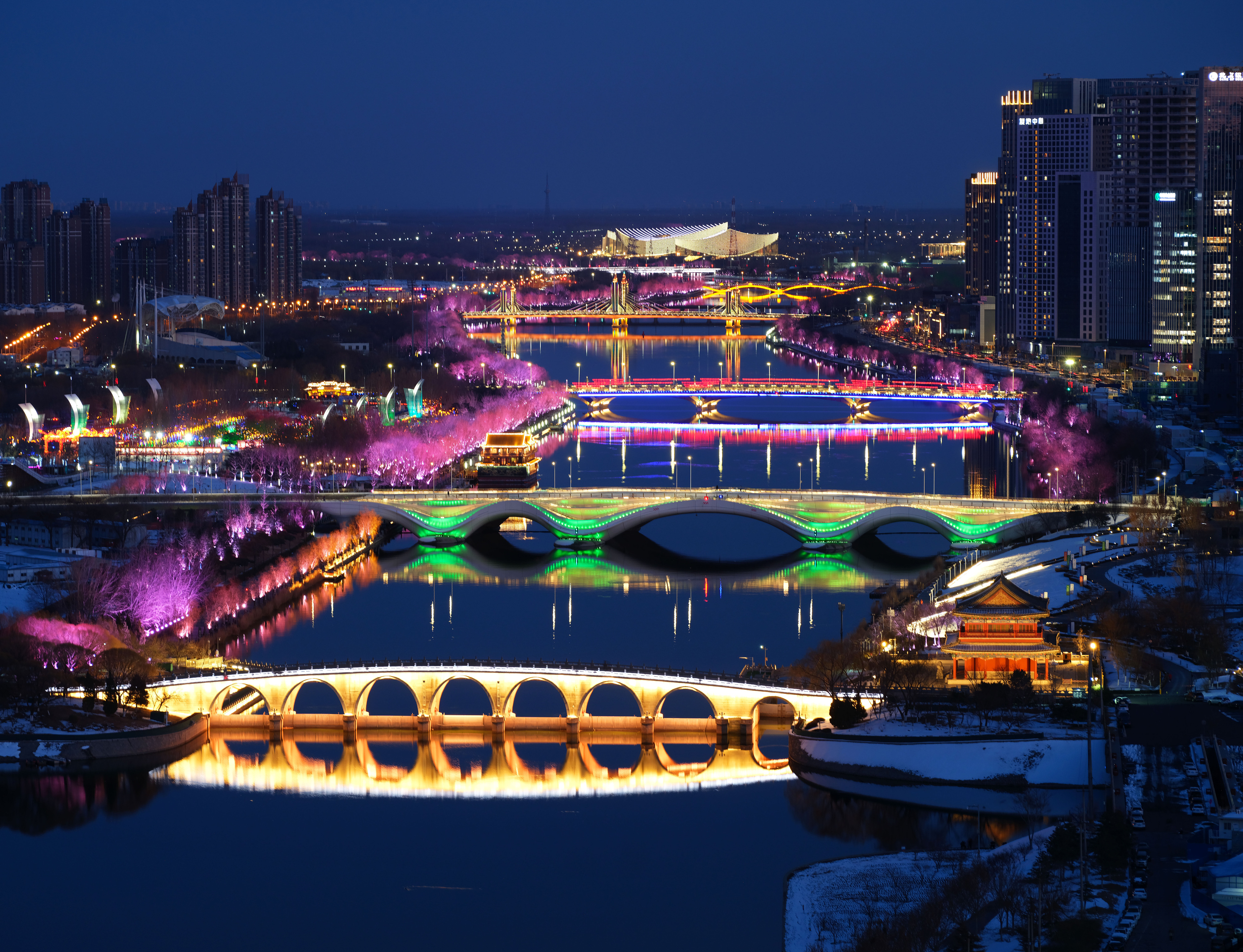 2024年2月22日，京杭大運河北京通州段夜景。