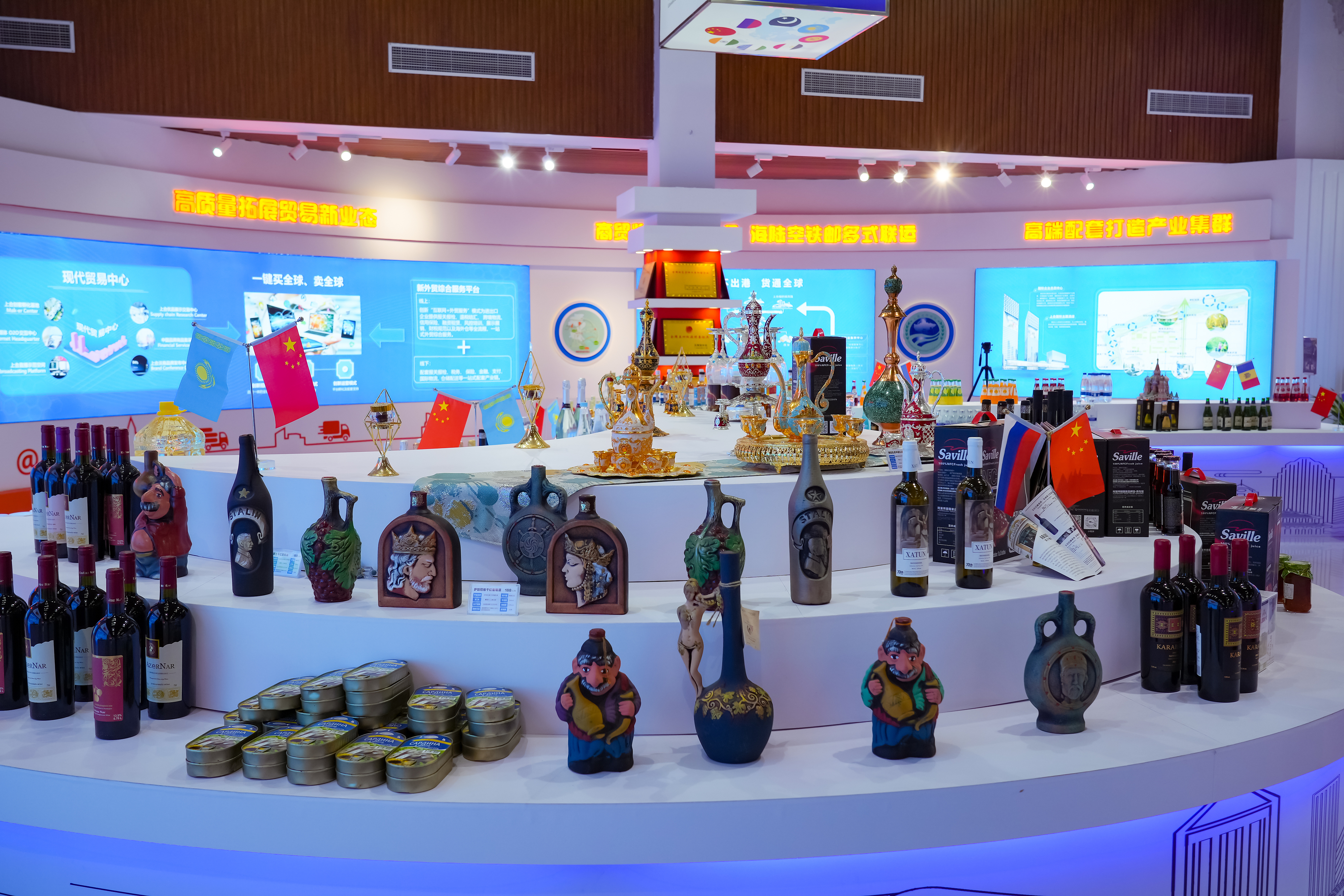 2022年10月19日，青島，上合示范區展出的上合國家特色商品。