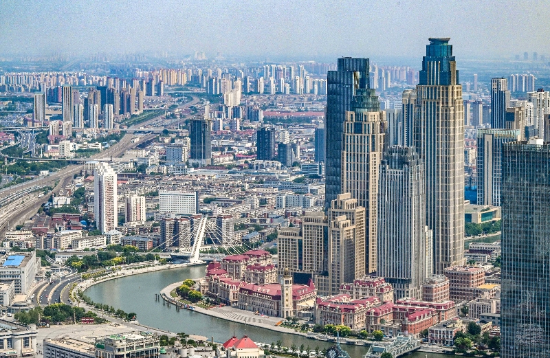 這是2023年6月16日從直升機上拍攝的天津中心城區城市景觀。