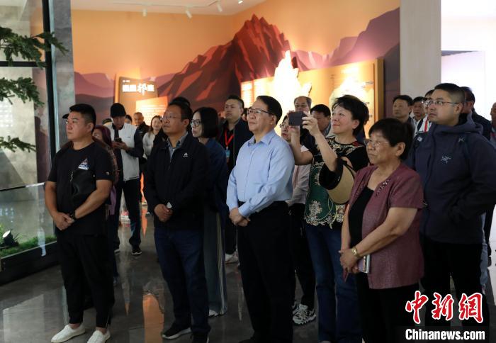 圖為臺商參訪祁連山國家公園生態科普館?！⊙Φ?攝
