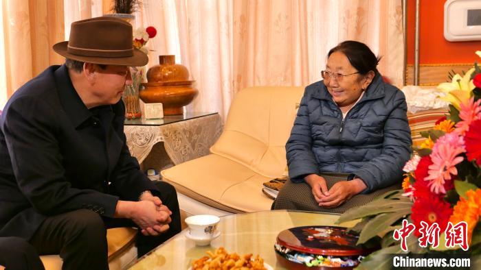西藏自治區黨委統戰部部長旦科一行慰問黨外人士、愛國宗教人士及歸國藏胞
