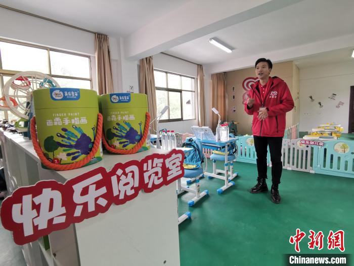 拉薩市堆龍德慶區幫普村的“心路文化空間”設有舒適的閱覽室?！≮w延 攝