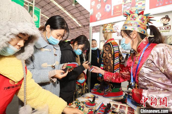 西藏瓊結赴襄陽參加漢江流域農業博覽會，農特產品受青睞(資料圖) 湖北省援藏辦供圖