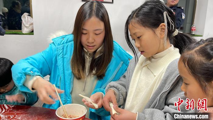 西藏戍邊民警：一想到孩子，心就瞬間柔軟了