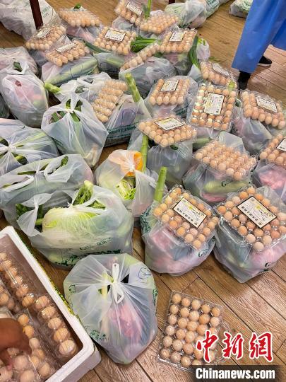 西藏格拉丹東超市疫情期間全力保障市場供應?！∈茉L者供圖