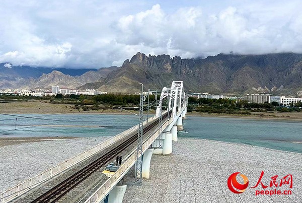 拉薩河特大橋。張敏穎 攝