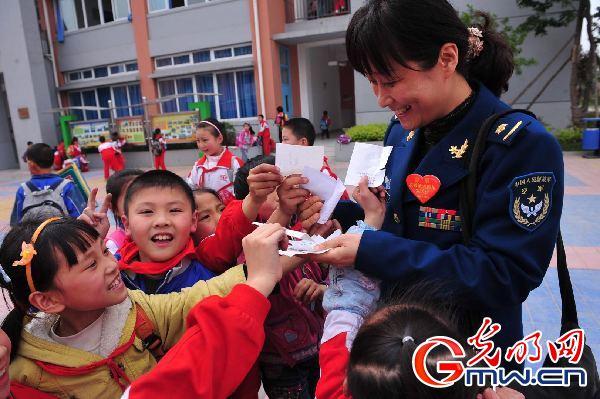 【我和軍隊的不解之緣】“先是軍人，才是媽媽”