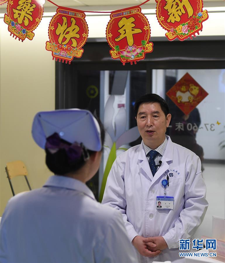 （兩會·圖片故事）（6）全國政協委員王水：推動婦幼健康事業均衡發展