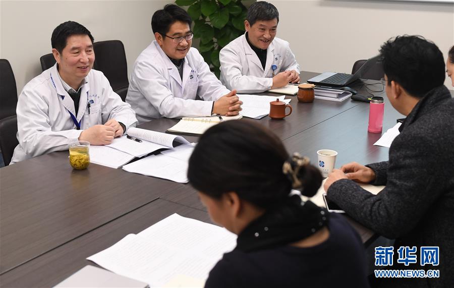 （兩會·圖片故事）（9）全國政協委員王水：推動婦幼健康事業均衡發展