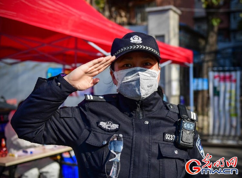 武漢社區民警曹怡坤：為居民服務的心一直熱乎著